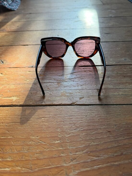 Le Specs Euphoria sunglasses in super dark tortoise